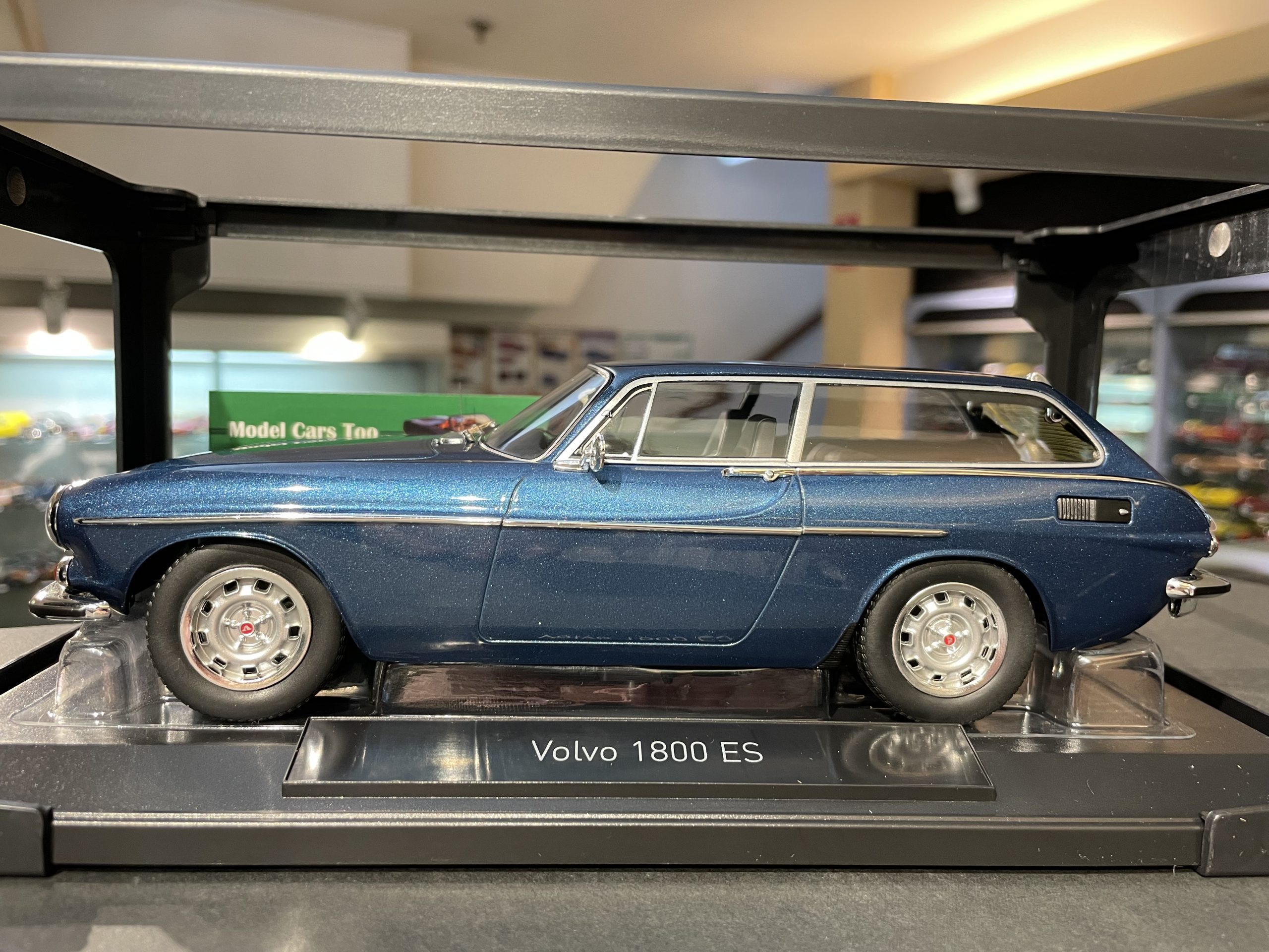 Volvo 1800 ES, 1:18 Norev - Model Cars Too