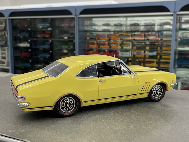 Holden HK Monaro, 1:18 Classic - Image 2
