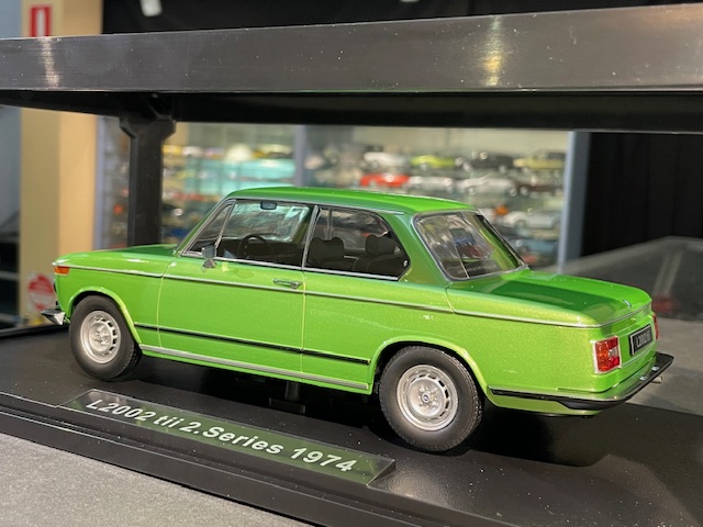 BMW 2002, 1:18 KK-Scale - Image 3