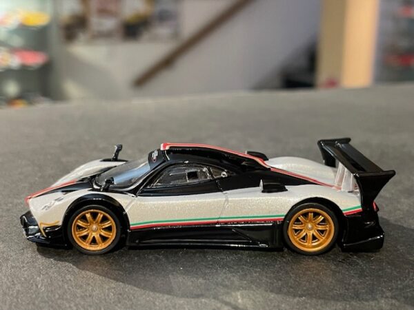 Pagani Zonda R, 1:64 Tarmac