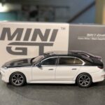 BMW i7, 1:64 MINI GT