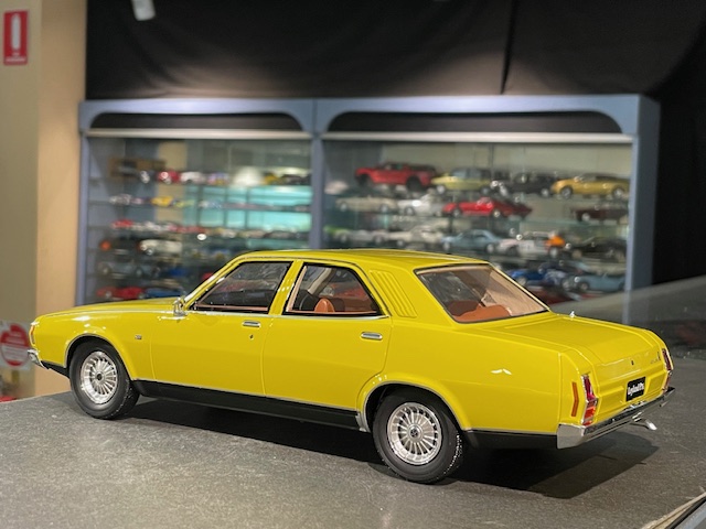 Leyland P76 Super, 1:18 Authentic - Image 3