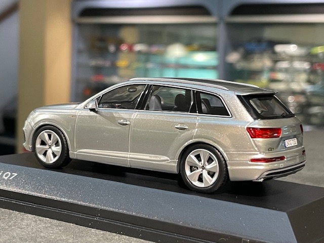 Audi Q7, 1:43 I-Scale - Image 3