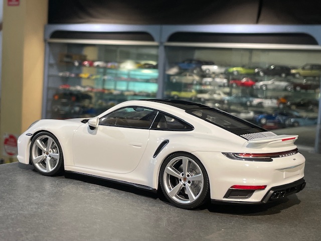 Porsche 992 Turbo S, 1:18 Minichamps - Image 3