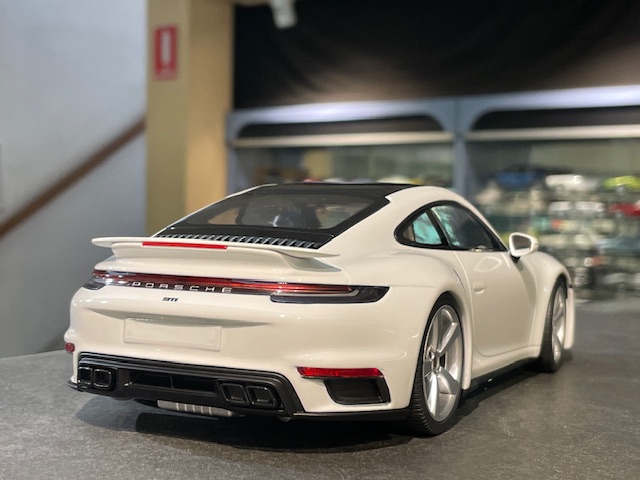 Porsche 992 Turbo S, 1:18 Minichamps - Image 4