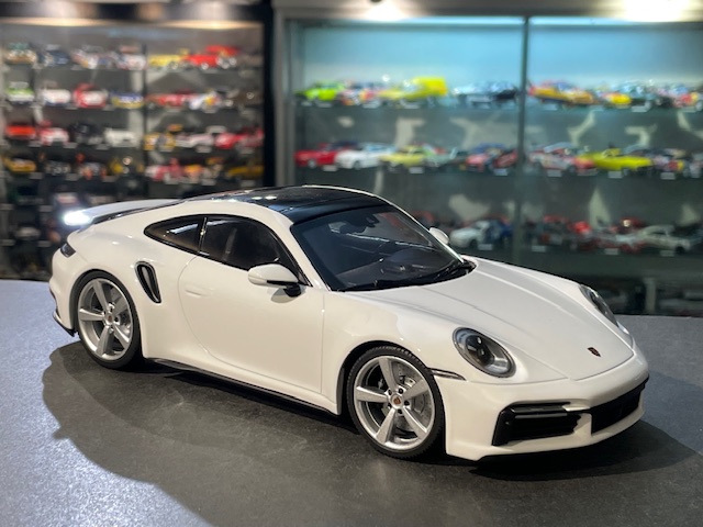 Porsche 992 Turbo S, 1:18 Minichamps - Image 5
