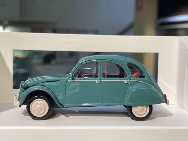 1/24 シトロエン ビザ 1978 (アイボリー) ヴィザ Citroën Visa