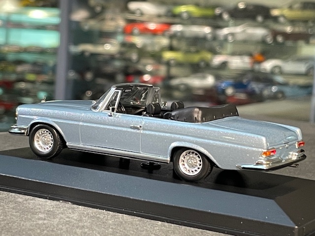 Mercedes-Benz 280 SE 3.5, 1:43 Maxichamps - Image 3