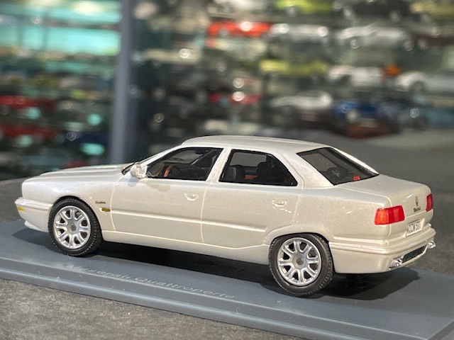 Maserati Quattroporte, 1:43 NEO - Image 3