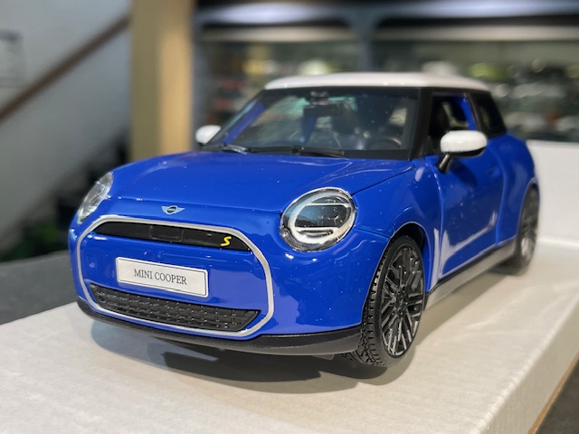 MINI Cooper SE, 1:24 Maisto - Image 2