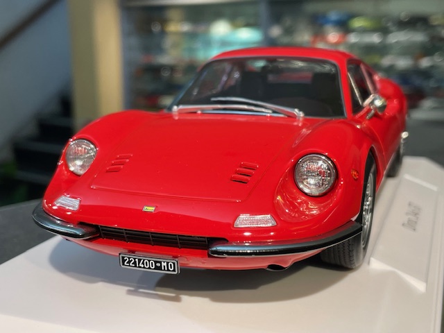 Dino 246 GT, 1:18 Norev - Image 2