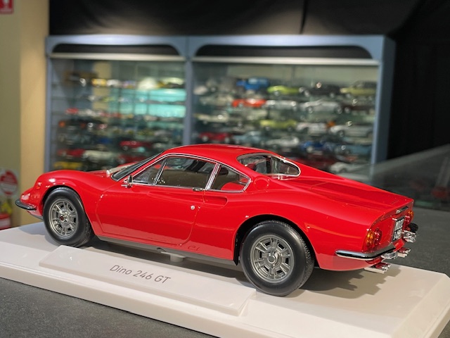 Dino 246 GT, 1:18 Norev - Image 3