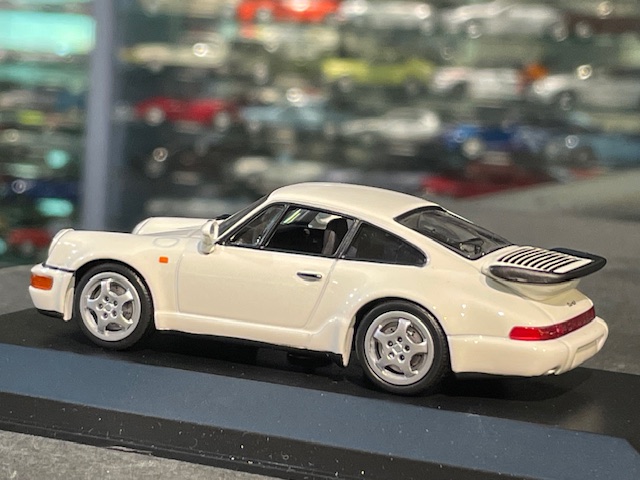 Porsche 964 Turbo, 1:43 Maxichamps - Image 3
