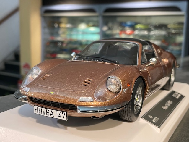 Dino 246 GTS, 1:18 Norev - Image 2