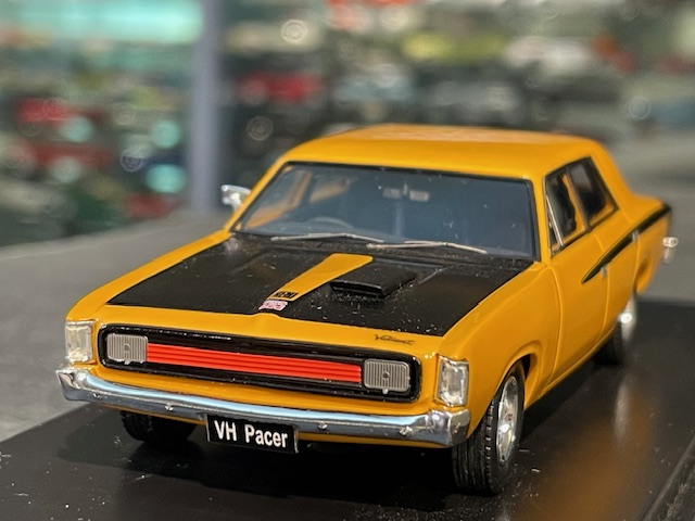 Valiant VH Pacer, 1:43 Trax - Image 2