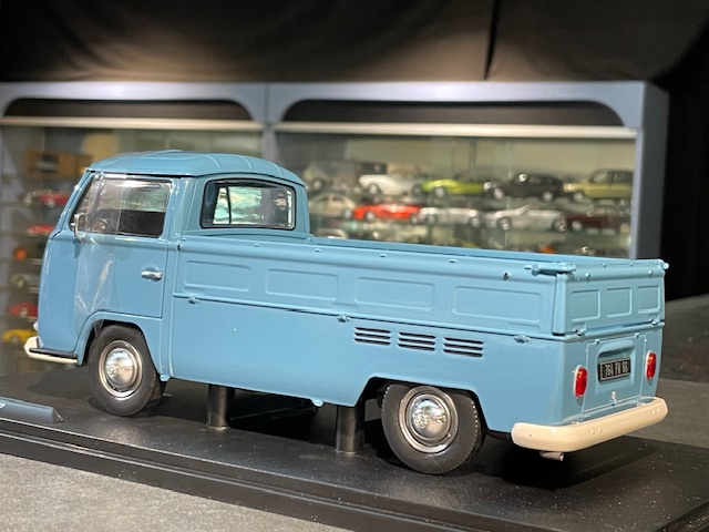 Volkswagen T2, 1:18 Solido - Image 3