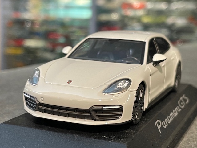 Porsche Panamera GTS, 1:43 Minichamps - Image 2