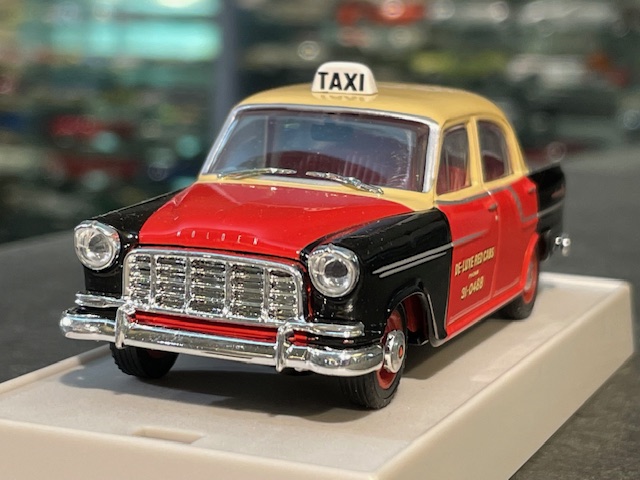 Holden FC sedan, 1:43 Trax - Image 2