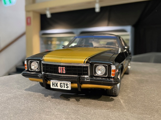 Holden HX GTS, 1:18 Classic - Image 2