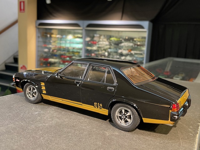 Holden HX GTS, 1:18 Classic - Image 3