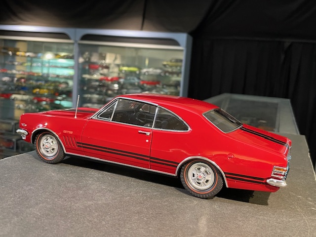Holden HT Monaro, 1:18 Classic - Image 3