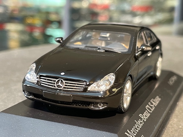 Mercedes-Benz CLS, 1:43 Minichamps - Image 2
