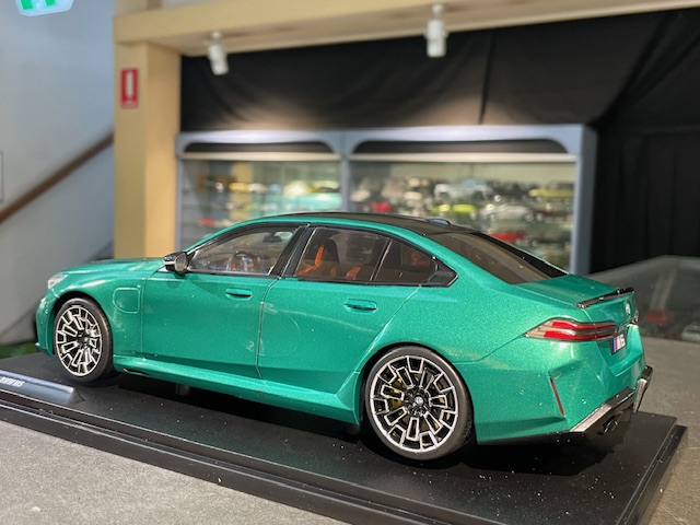 BMW M5, 1:18 Solido - Image 3