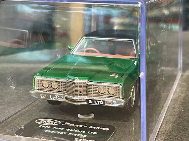 Ford Galaxie, 1:43 Trax Select - Image 2