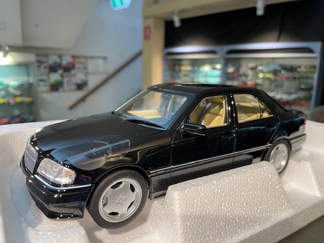 Mercedes-Benz C36, 1:18 Norev - Image 2