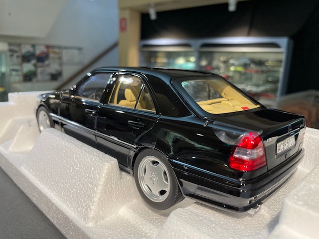 Mercedes-Benz C36, 1:18 Norev - Image 3