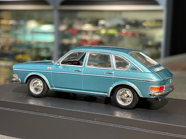 Volkswagen 411, 1:43 Minichamps - Image 3