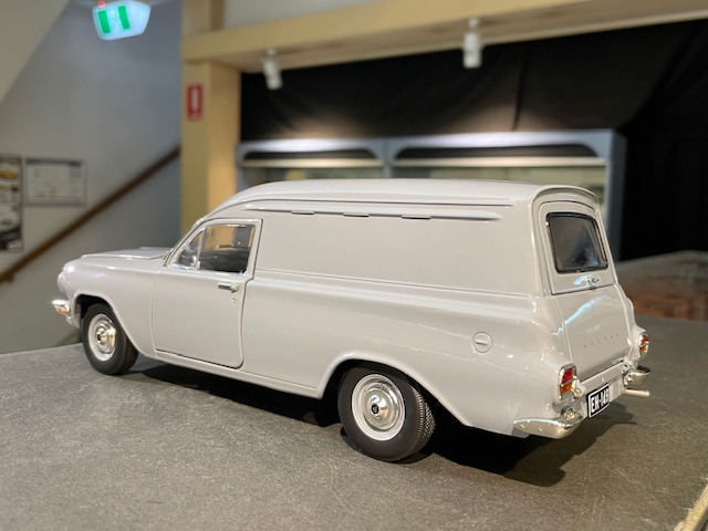 Holden EH van, 1:18 Classic - Image 3