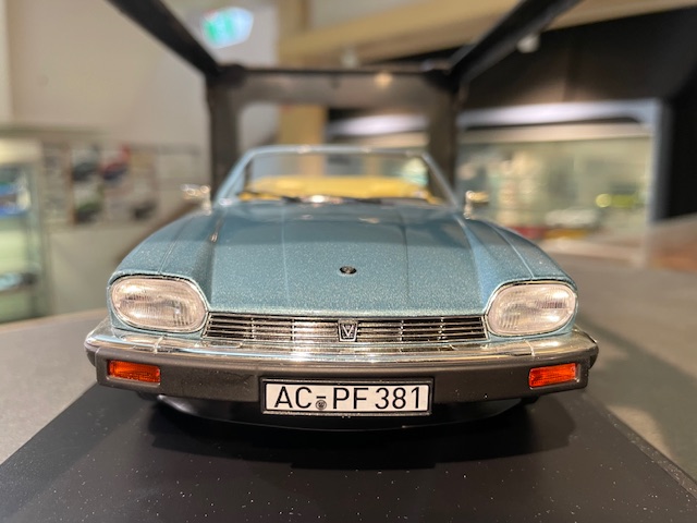 Jaguar XJ-S, 1:18 Norev - Image 2