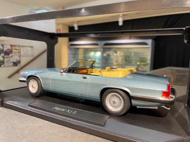 Jaguar XJ-S, 1:18 Norev - Image 3