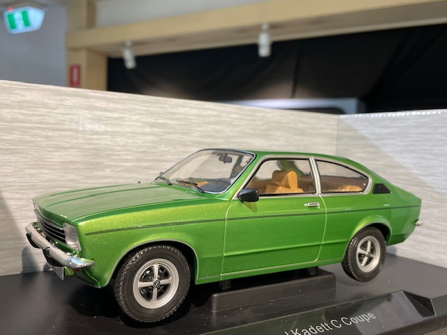 Opel Kadett, 1:18 MCG - Image 2