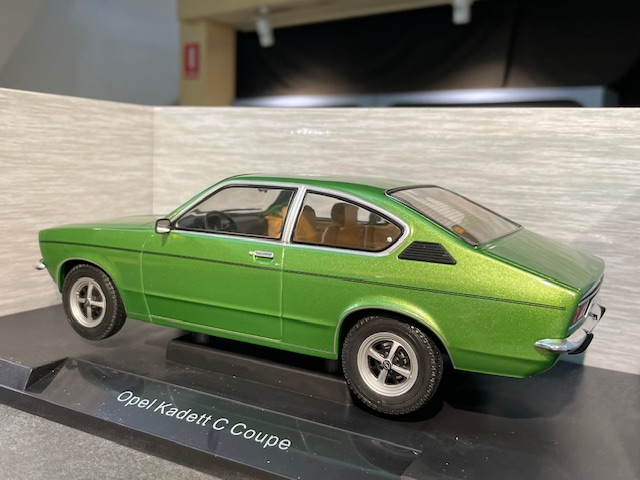 Opel Kadett, 1:18 MCG - Image 3