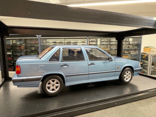 Volvo 850, 1:18 Triple9 - Image 2
