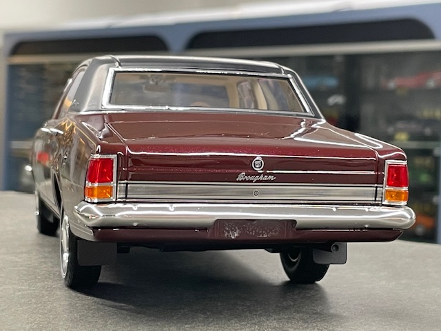 Holden HK Brougham, 1:18 Authentic - Image 3