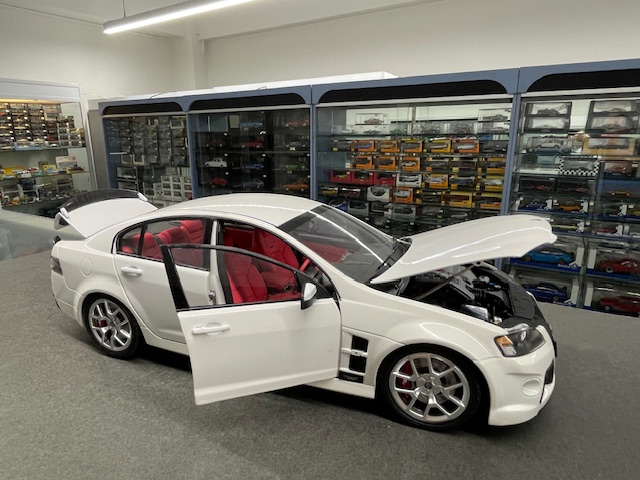 Holden HSV W427, 1:18 Biante - Image 5