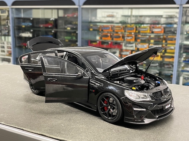Holden HSV GTSR W1, 1:18 Biante - Image 6