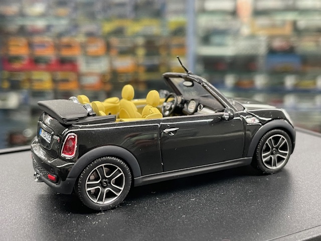 MINI Cooper S Convertible, 1:43 Minichamps - Image 2