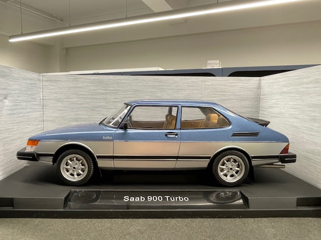 Saab 900 Turbo, 1:18 Model Car Group - Image 2