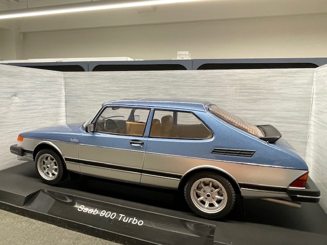 Saab 900 Turbo, 1:18 Model Car Group - Image 3