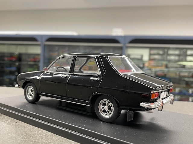 Dacia 1300, 1:24 Whitebox - Image 2