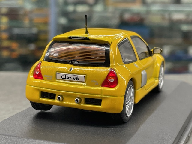 Renault Clio V6, 1:43 Solido - Image 2