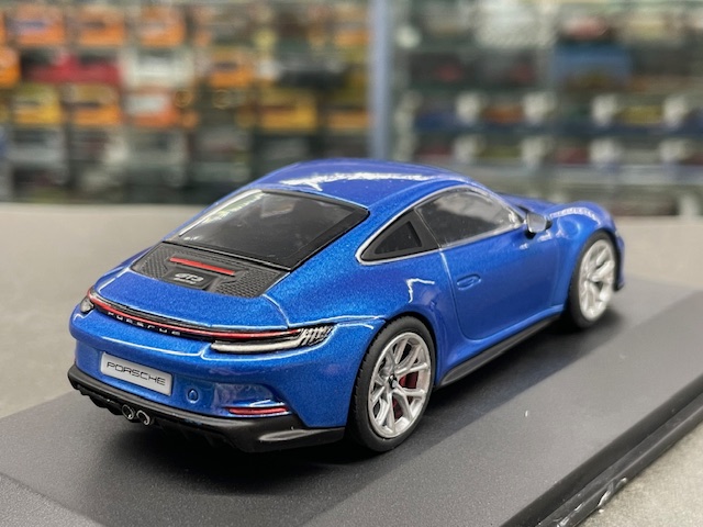 Porsche 992 GT3 Touring, 1:43 Solido - Image 2