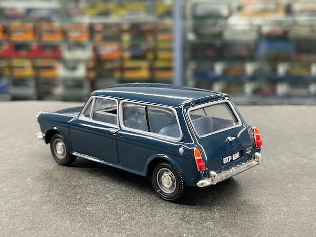 Morris 1300, 1:43 Vanguards - Image 2