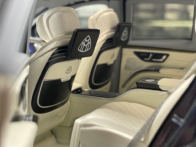 Mercedes-Maybach EQS 680, 1:18 NZG - Image 5