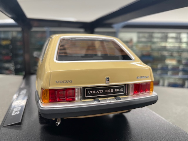 Volvo 343, 1:18 Triple9 - Image 3