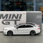 BMW M5, 1:64 MINI GT